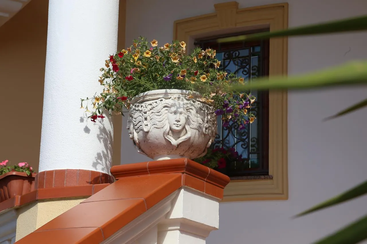 Bed & Breakfast Villa Manno Barcellona-Pozzo di Gotto Italy