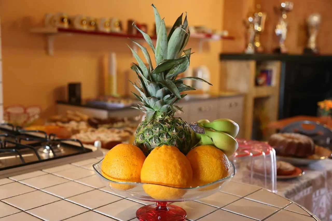 Villa Manno Barcellona-Pozzo di Gotto Bed & Breakfast