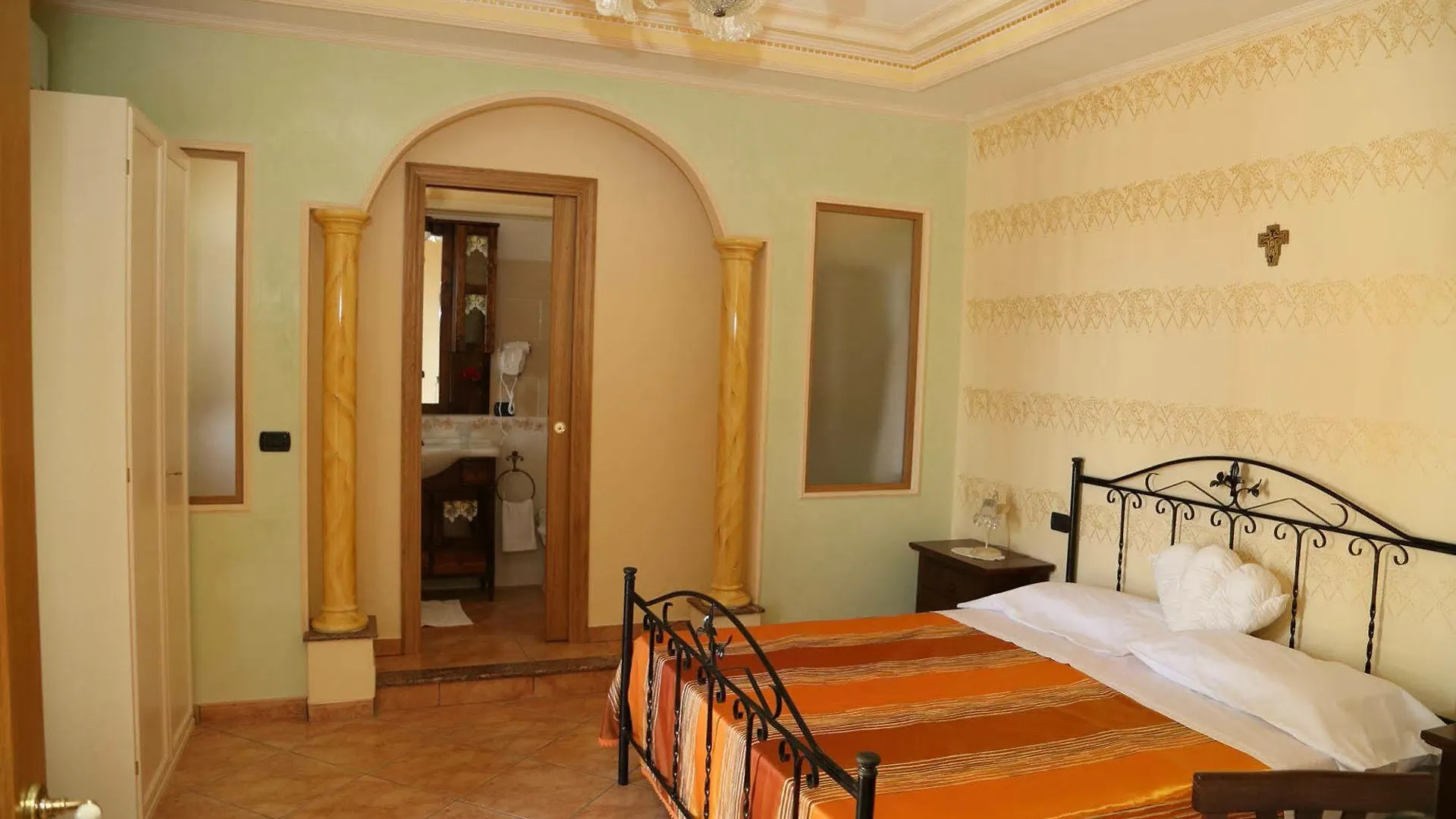 Bed & Breakfast Villa Manno Barcellona-Pozzo di Gotto