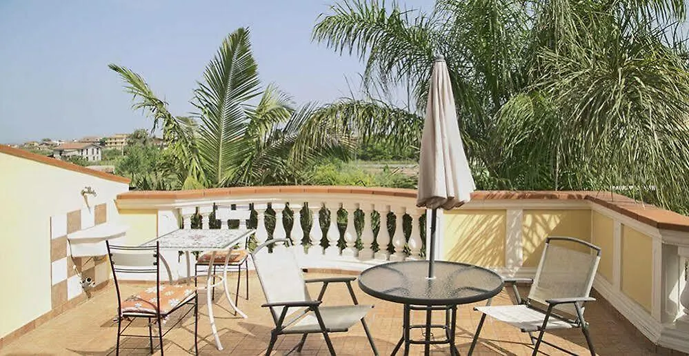 Villa Manno Barcellona-Pozzo di Gotto Bed & Breakfast